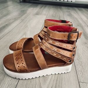Bed Stu Artemia Brown Leather Back Zip Platform Sandals Shoes Women’s Size 7.5